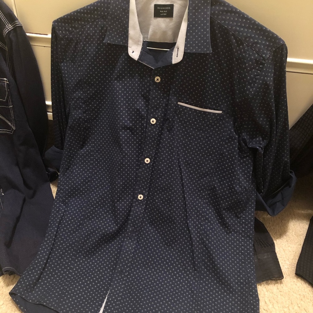 7 Diamonds Button Up